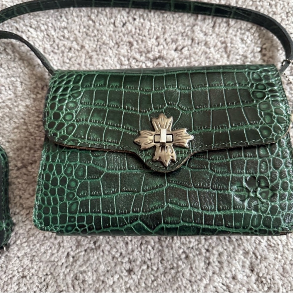 Patricia Nash Christmas pine green leather croc reptile crossbody & wallet  bag - Picture 2 of 16